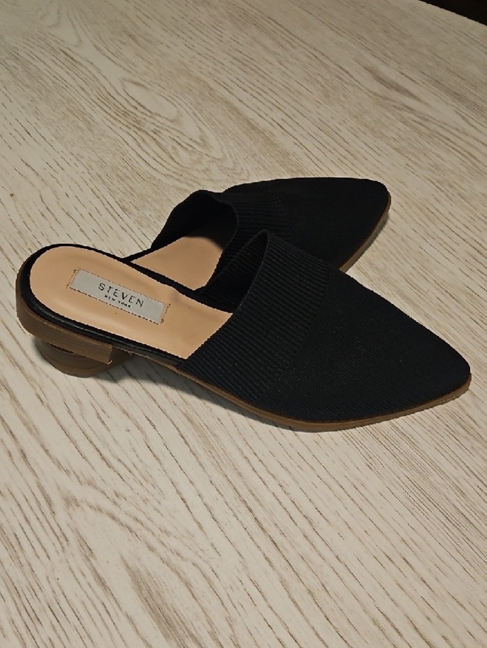 Seven New York Black Knit Pointed Slip-On Mules Size 10,  Like New!! - Picture 3 of 12